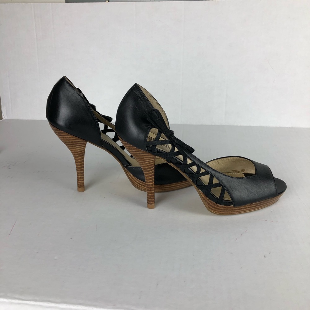 TRIBECA - by Kenneth Cole - Black Pumps Size 7.5